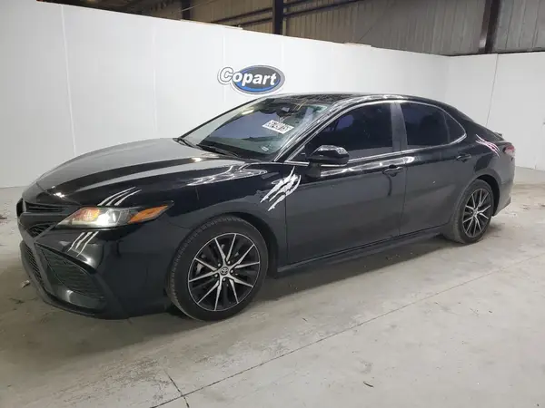 4T1G11AK9NU057987 2022 TOYOTA CAMRY - Image 1