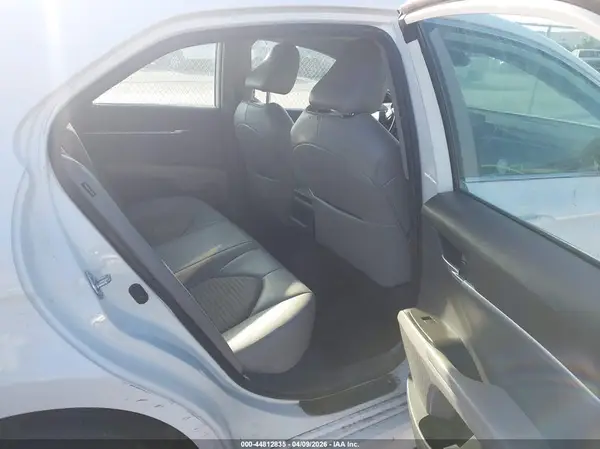4T1G11AK9NU059822 2022 TOYOTA CAMRY - Image 8