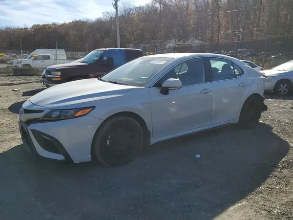 4T1G11AK9NU064194 2022 TOYOTA CAMRY - Image 1