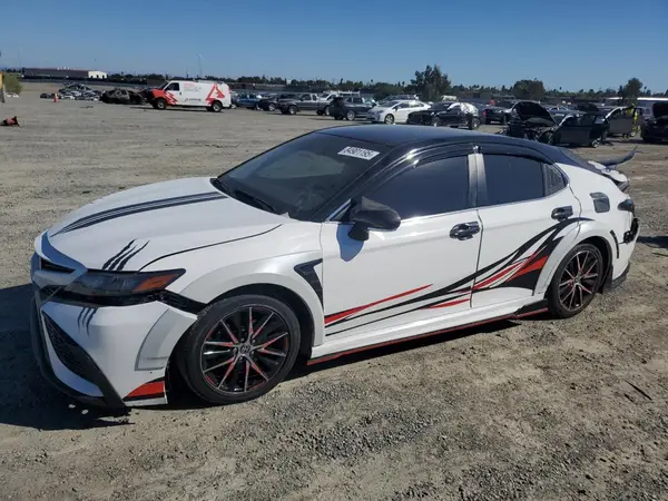 4T1G11AK9NU065636 2022 TOYOTA CAMRY - Image 1