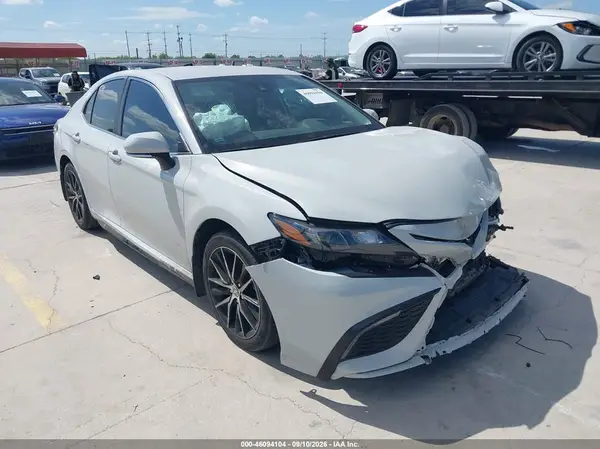 4T1G11AK9NU066558 2022 TOYOTA CAMRY - Image 1