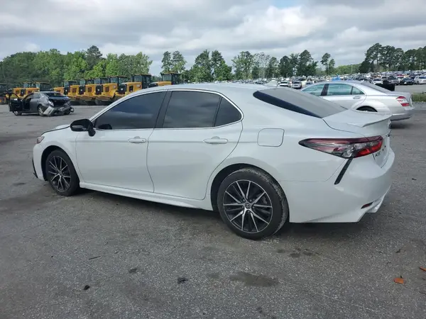 4T1G11AK9NU069010 2022 TOYOTA CAMRY - Image 2