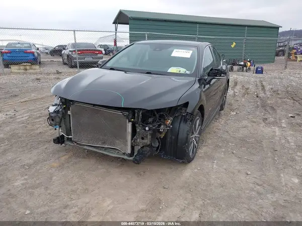 4T1G11AK9NU069380 2022 TOYOTA CAMRY - Image 2