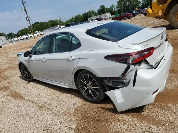 4T1G11AK9NU076863 2022 TOYOTA CAMRY - Image 2