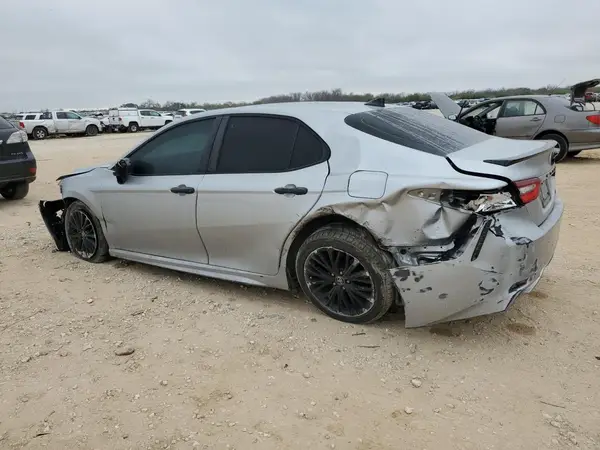 4T1G11AK9NU498471 2022 TOYOTA CAMRY - Image 2