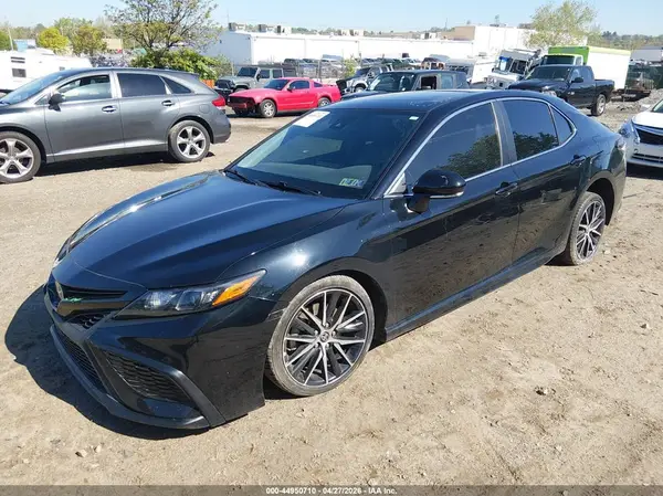 4T1G11AK9NU618477 2022 TOYOTA CAMRY - Image 2