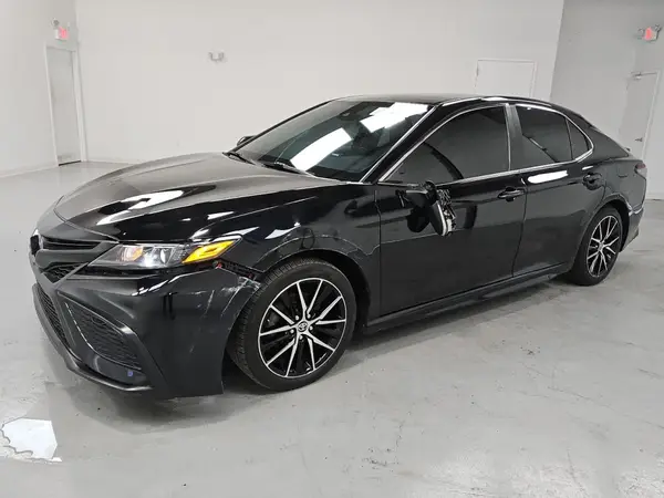 4T1G11AK9NU620276 2022 TOYOTA CAMRY - Image 1