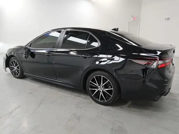 4T1G11AK9NU620276 2022 TOYOTA CAMRY - Image 2