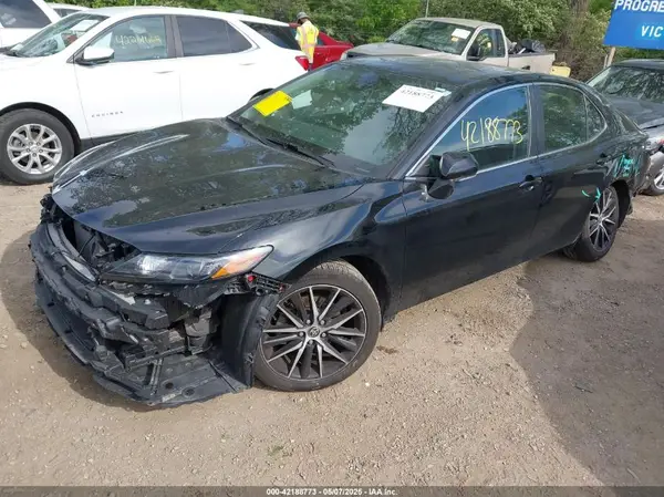 4T1G11AK9NU622206 2022 TOYOTA CAMRY - Image 2