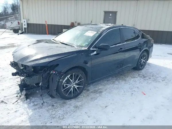 4T1G11AK9NU622223 2022 TOYOTA CAMRY - Image 2