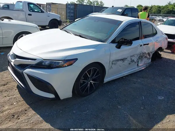 4T1G11AK9NU623338 2022 TOYOTA CAMRY - Image 2
