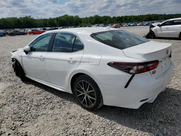 4T1G11AK9NU623582 2022 TOYOTA CAMRY - Image 2