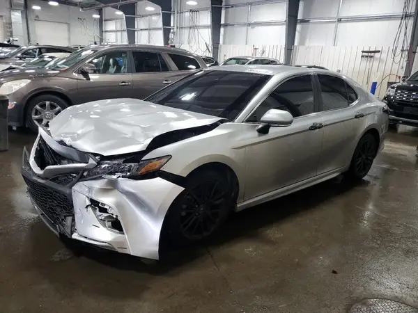4T1G11AK9NU624733 2022 TOYOTA CAMRY - Image 1