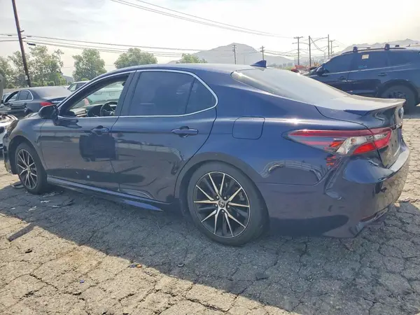 4T1G11AK9NU624988 2022 TOYOTA CAMRY - Image 2