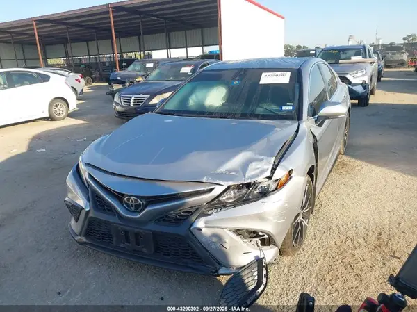 4T1G11AK9NU625851 2022 TOYOTA CAMRY - Image 2