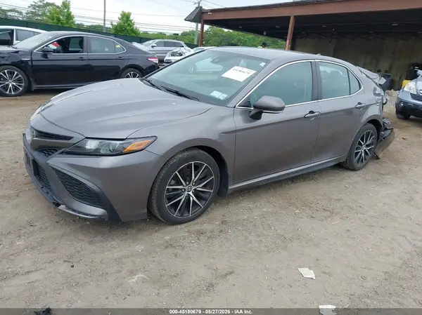 4T1G11AK9NU626661 2022 TOYOTA CAMRY - Image 2