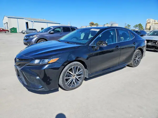 4T1G11AK9NU626949 2022 TOYOTA CAMRY - Image 1
