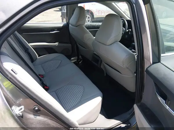 4T1G11AK9NU628135 2022 TOYOTA CAMRY - Image 8