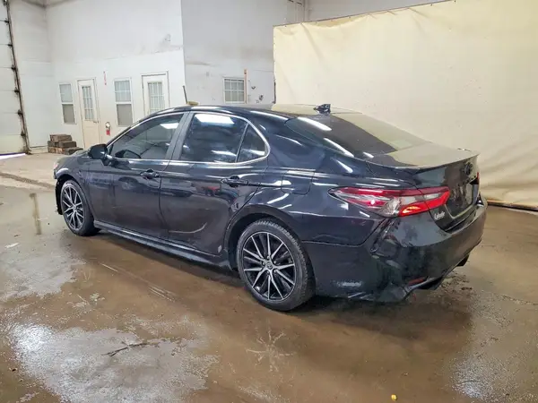 4T1G11AK9NU632962 2022 TOYOTA CAMRY - Image 2