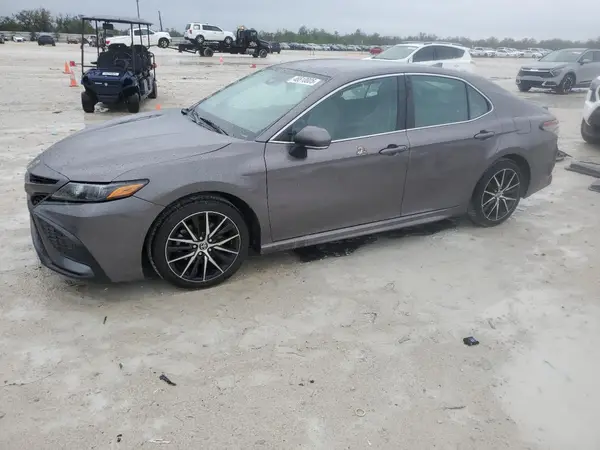 4T1G11AK9NU633173 2022 TOYOTA CAMRY - Image 1