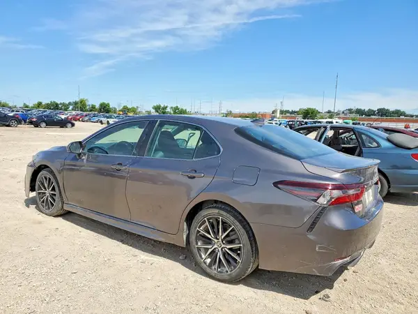 4T1G11AK9NU633190 2022 TOYOTA CAMRY - Image 2