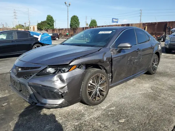 4T1G11AK9NU638521 2022 TOYOTA CAMRY - Image 1