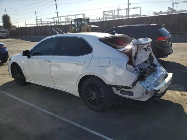 4T1G11AK9NU639765 2022 TOYOTA CAMRY - Image 2