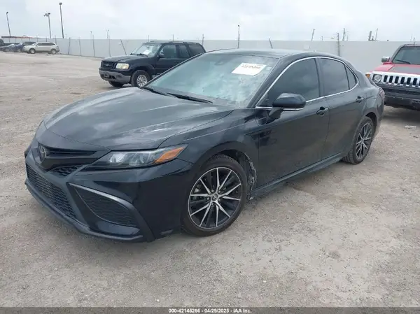 4T1G11AK9NU641936 2022 TOYOTA CAMRY - Image 2