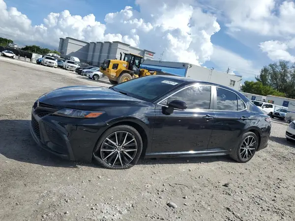 4T1G11AK9NU646439 2022 TOYOTA CAMRY - Image 1