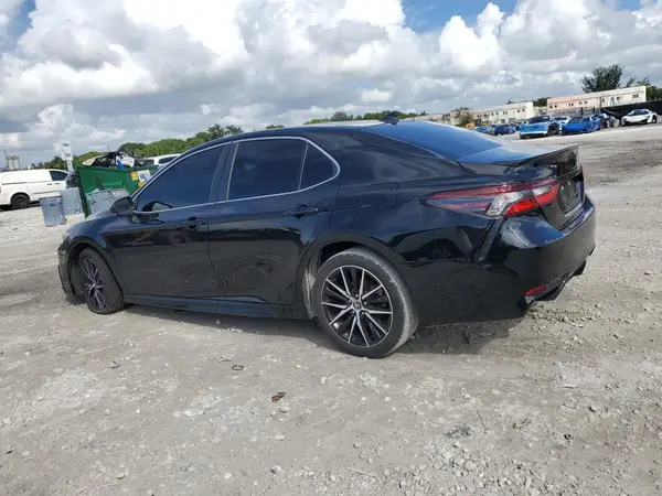 4T1G11AK9NU646439 2022 TOYOTA CAMRY - Image 2