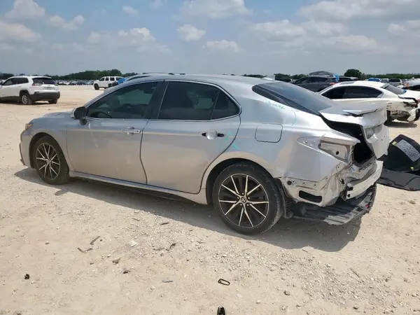 4T1G11AK9NU647428 2022 TOYOTA CAMRY - Image 2