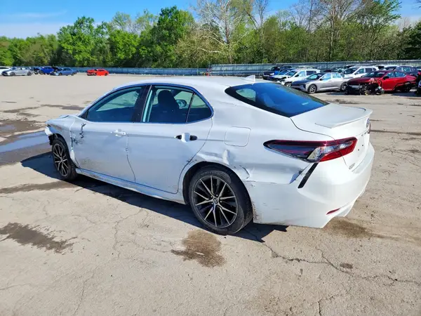 4T1G11AK9NU648711 2022 TOYOTA CAMRY - Image 2