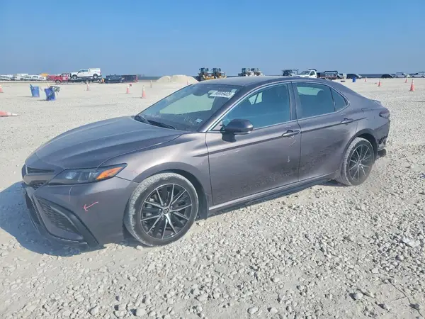 4T1G11AK9NU649146 2022 TOYOTA CAMRY - Image 1