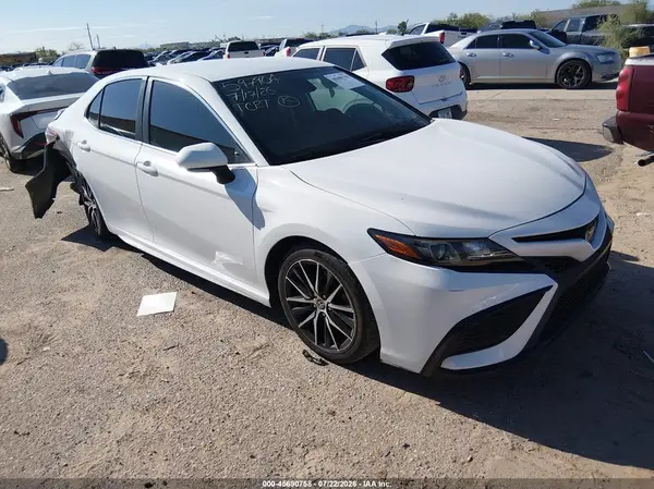 4T1G11AK9NU649678 2022 TOYOTA CAMRY - Image 1