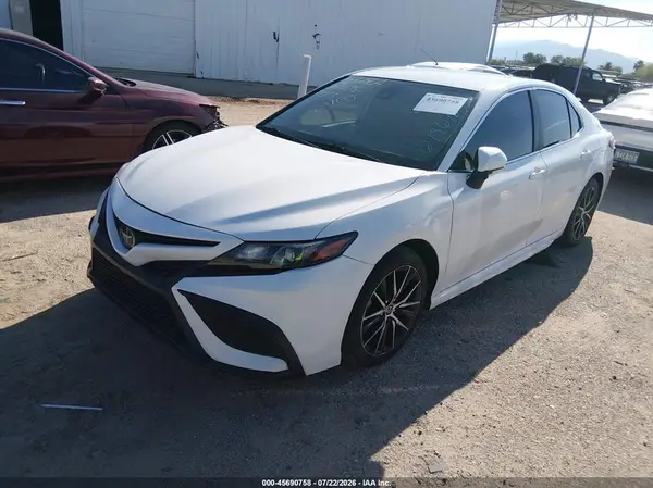 4T1G11AK9NU649678 2022 TOYOTA CAMRY - Image 2