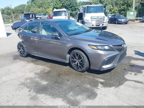 4T1G11AK9NU653083 2022 TOYOTA CAMRY - Image 1