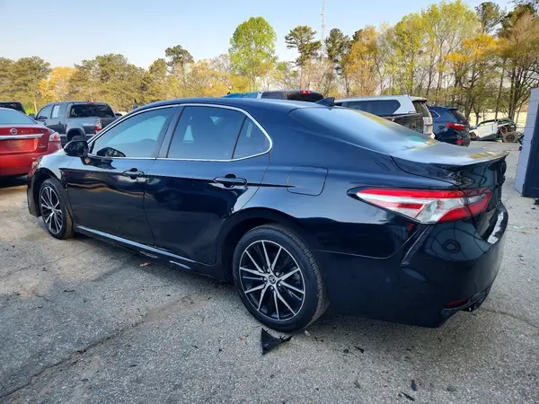 4T1G11AK9NU653388 2022 TOYOTA CAMRY - Image 2