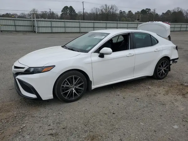 4T1G11AK9NU653617 2022 TOYOTA CAMRY - Image 1