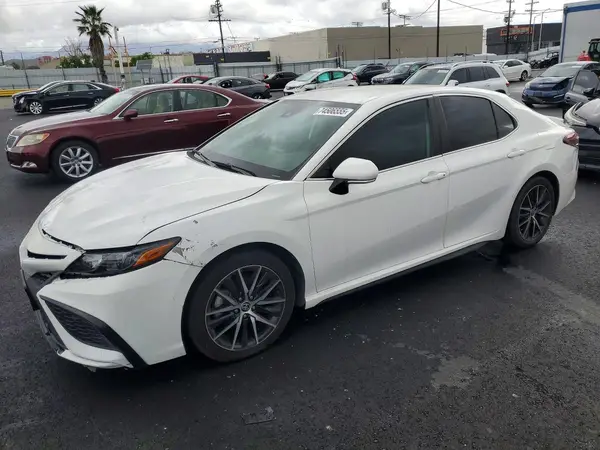 4T1G11AK9NU655545 2022 TOYOTA CAMRY - Image 1