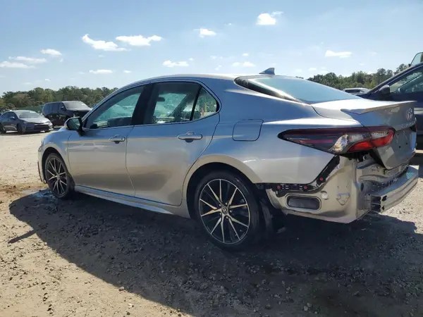 4T1G11AK9NU656047 2022 TOYOTA CAMRY - Image 2