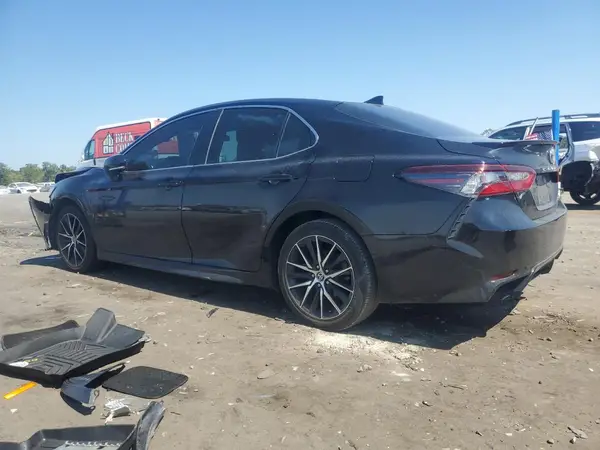 4T1G11AK9NU661538 2022 TOYOTA CAMRY - Image 2