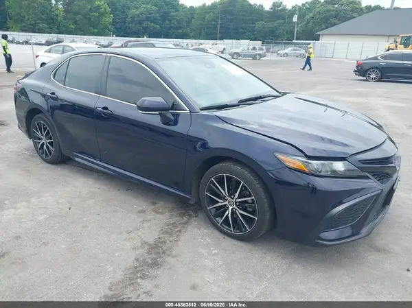 4T1G11AK9NU662088 2022 TOYOTA CAMRY - Image 1