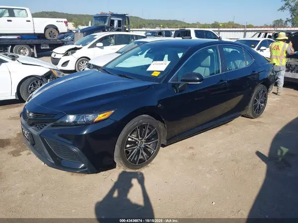 4T1G11AK9NU664178 2022 TOYOTA CAMRY - Image 2