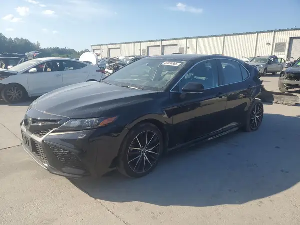 4T1G11AK9NU665802 2022 TOYOTA CAMRY - Image 1