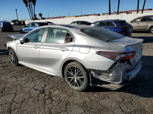 4T1G11AK9NU667341 2022 TOYOTA CAMRY - Image 2