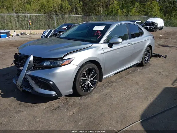 4T1G11AK9NU669090 2022 TOYOTA CAMRY - Image 2