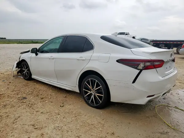 4T1G11AK9NU670188 2022 TOYOTA CAMRY - Image 2