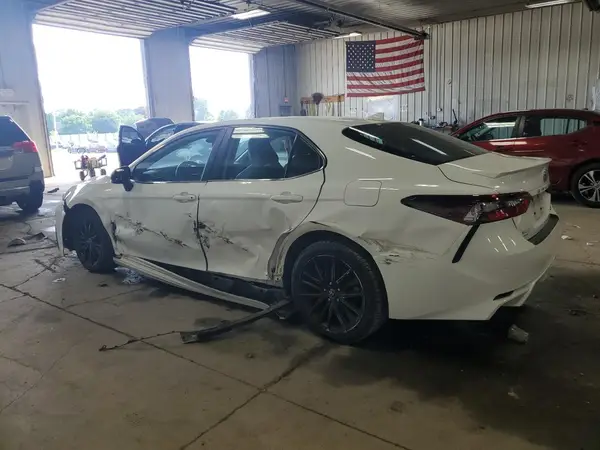 4T1G11AK9NU670708 2022 TOYOTA CAMRY - Image 2