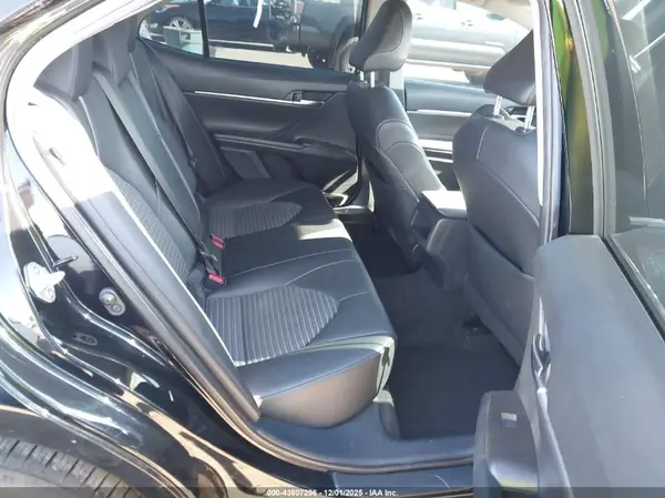 4T1G11AK9NU670952 2022 TOYOTA CAMRY - Image 8