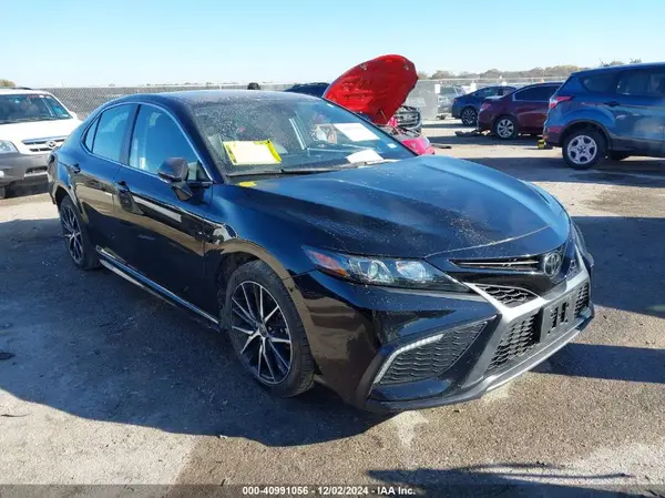 4T1G11AK9NU671325 2022 TOYOTA CAMRY - Image 1